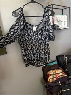 Papaya Black & White Cold-Shoulder Printed Blouse